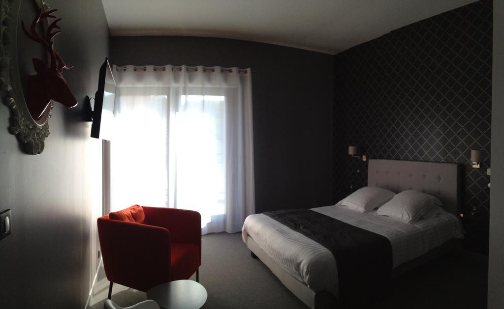 Hotel Dans Les Vignes Chamery Exterior foto